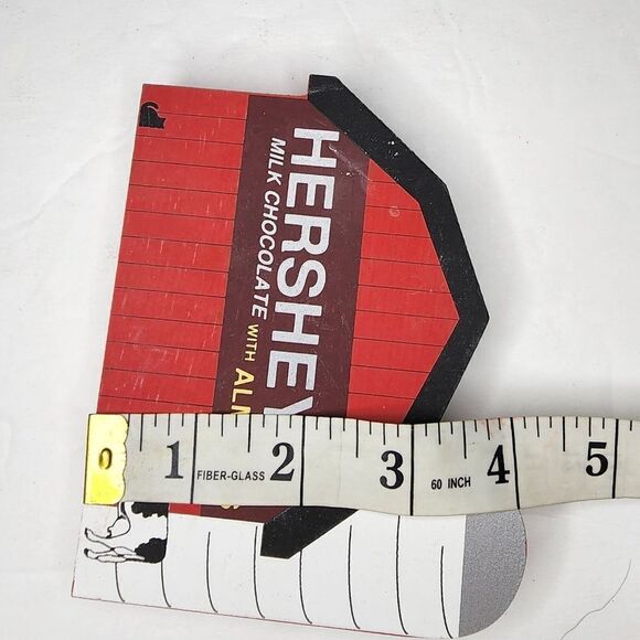 The Cats Meow 1992 Hersheys milk chocolate with almonds barn figure collectable - Picture 4 of 4